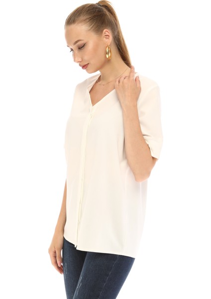 Kadın V Yaka Kısa Kollu Gömlek