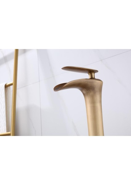 Lavabo Bataryası Çanak Lavabo Musluğu Mat Gold Batarya Şelale Musluk