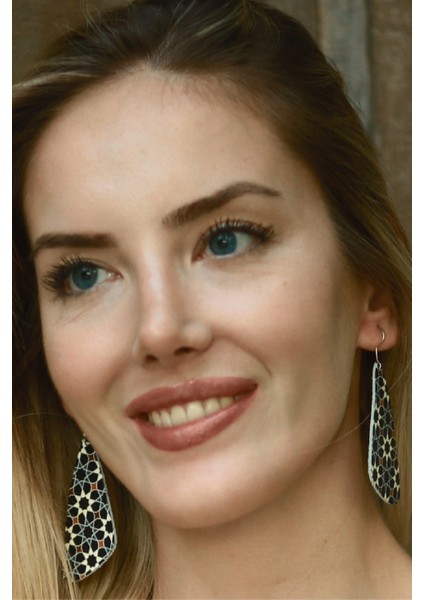 Deri Yaprak Model Çelik Kancalı Küpe