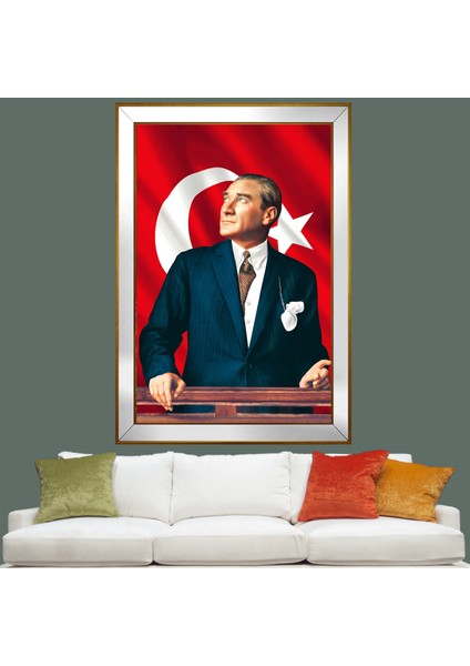 Türk Bayrağı Önünde Atatürk Tablo