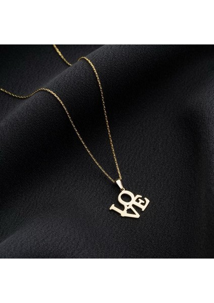 925 Ayar Gümüş Love Kolye fırsatları