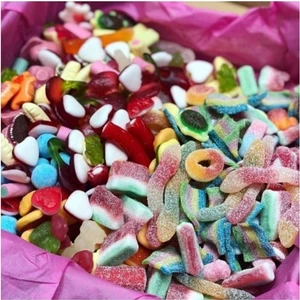 Nostalji Kutusu Happy Birthday Doğum Günü Temalı Karışık Jelibon Lezzet Kutusu Atıştırmalık Şekerleme