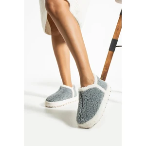 Trios Shoes Kadın Kürklü Kaymaz Taban Peluş Ev Botu Panduf TS1152