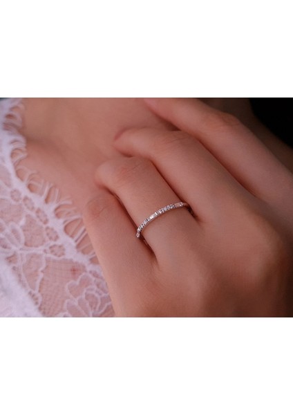 Baget Pırlanta Taşlı Yarım Tur Yüzük 0404R0398 fırsatları