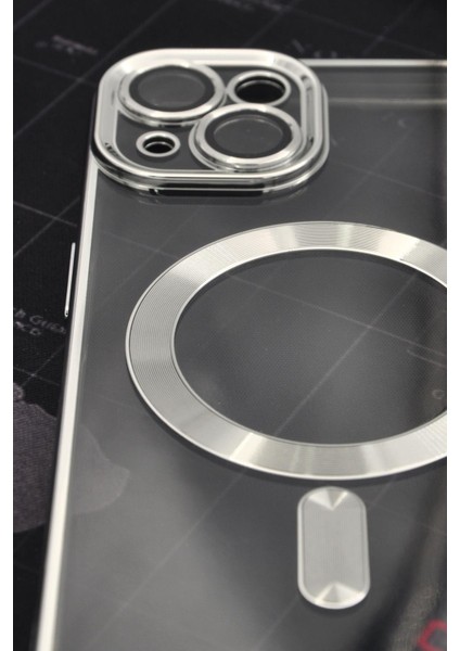 iPhone 14 Uyumlu Magsafe Özellikli Gümüş Gri Silver Renkli Kenarlı Lazerli Şeffaf Kılıf Lens Korumalı fiyatları