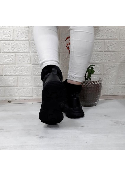 M.p 1408 Siyah Kaymaz Taban 18CM Kısa Kadın Bot