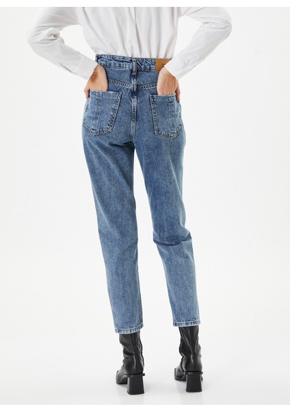 Koton Normal Bel Boru Paça Dar Koyu Indigo Kadın Denim Pantolon 4WAL40004MD fırsatları