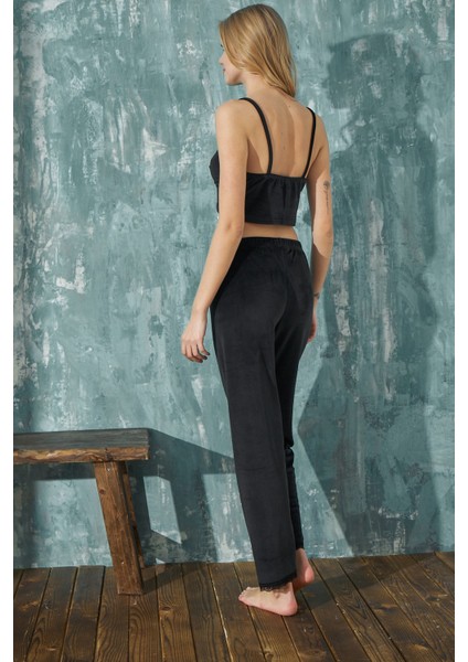 Kadın Crop Fransız Kadife Sabahlıklı Dantel Detaylı Bralet Pijama Takımı 3lü Set fırsatları