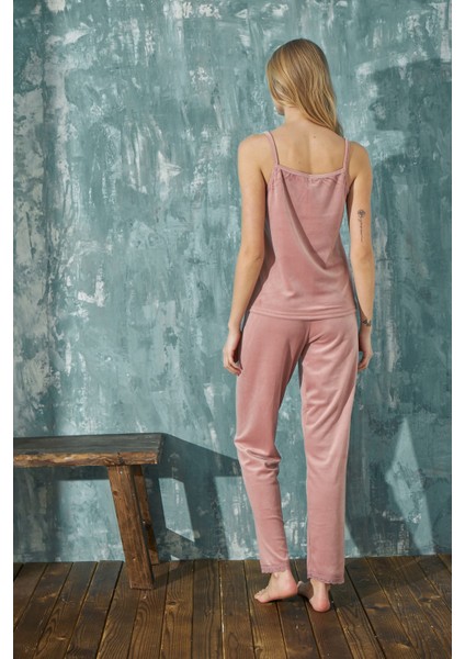 Kadın Fransız Kadife Ip Askılı Sabahlıklı Dantel Detaylı Pijama Takımı 3lü Set indirimleri