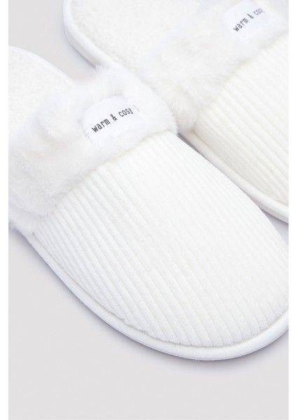 Cozy Beyaz Terlik modelleri