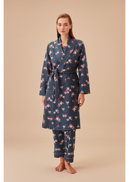 Young Mother Uzun Sabahlık