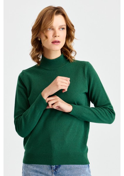 Kadın Yarım Balıkçı Yaka Klasik Bluz Ö.başı