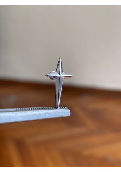 316 Cerrahi Çelik Helix Kıkırdak Conch Minimal Baget Taşlı Haç Piercing fiyatları