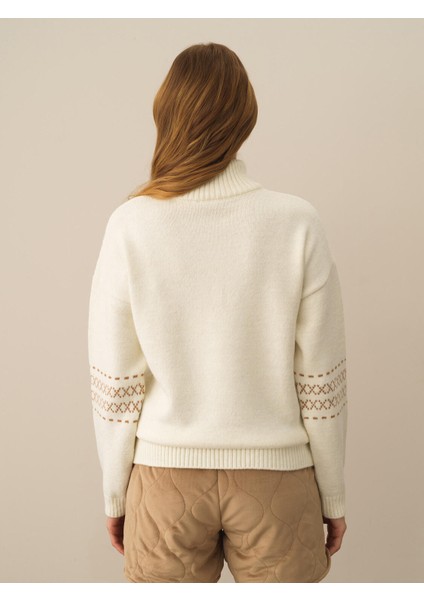 Kadın Ekru Doğal Yün Dokulu Oversize Kazak modelleri