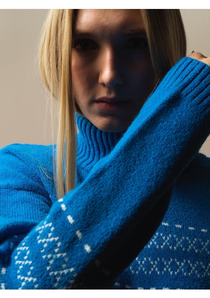 Kadın Mavi Doğal Yün Dokulu Oversize Kazak modelleri