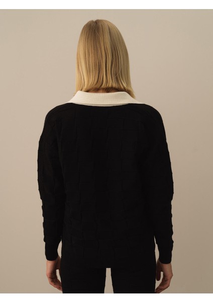 Kadın Siyah Formunu Koruyan Oversize Kazak fırsatları