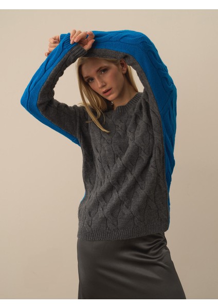 Kadın Koyu Gri Doğal Yün Dokulu Oversize Kazak fiyatları