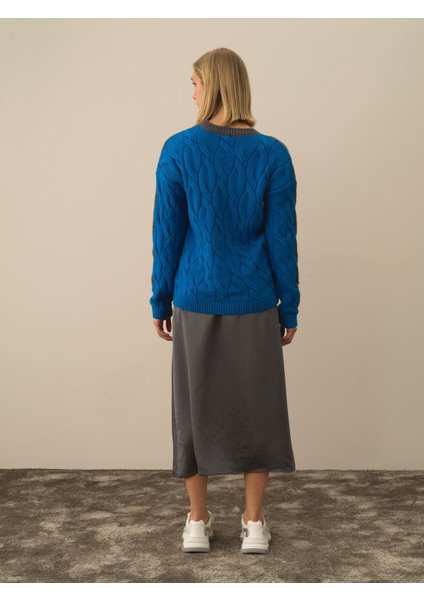 Kadın Koyu Gri Doğal Yün Dokulu Oversize Kazak fırsatları