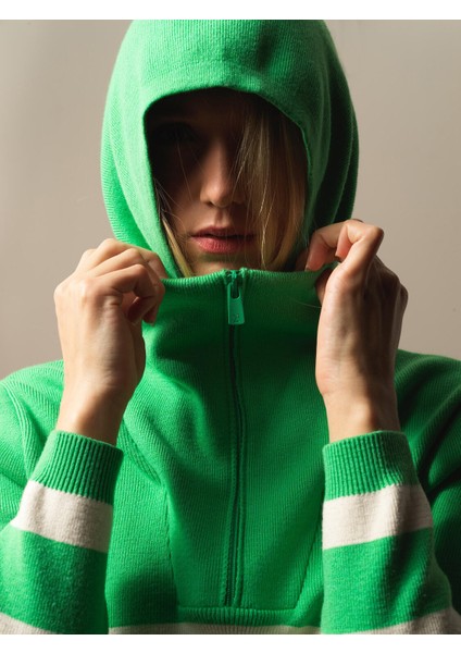 Kadın Yeşil Formunu Koruyan Oversize Kazak modelleri