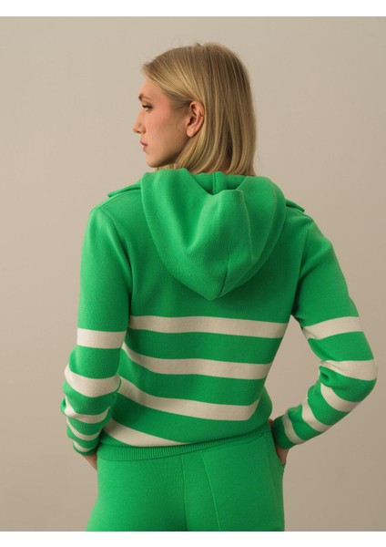 Kadın Yeşil Formunu Koruyan Oversize Kazak fırsatları