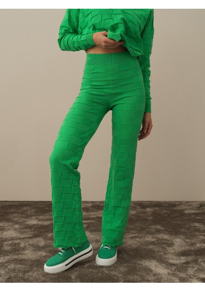 Kadın Yeşil Formunu Koruyan Oversize Pantolon fiyatları