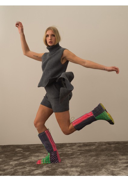 Kadın Koyu Gri Doğal Yün Dokulu Regular Fit Yelek fiyatları