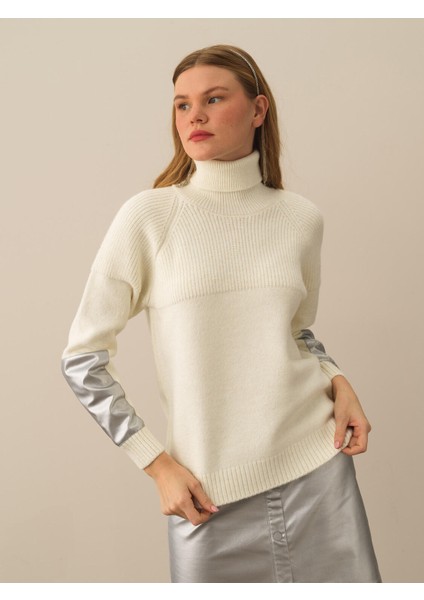 Kadın Ekru Doğal Yün Dokulu Regular Fit Kazak fiyatları