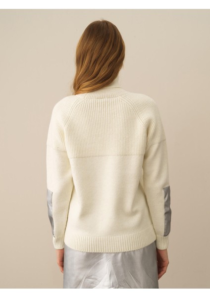 Kadın Ekru Doğal Yün Dokulu Regular Fit Kazak fırsatları