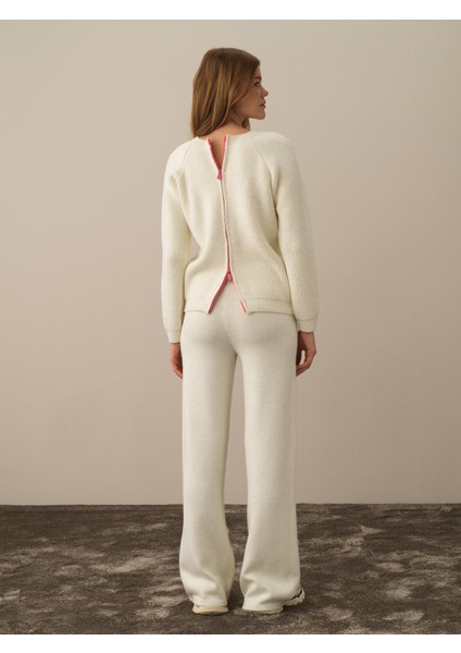 Kadın Ekru Doğal Yün Dokulu Regular Fit Kazak fırsatları