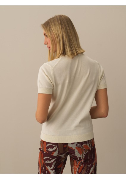 Kadın Kırık Beyaz Pamuk Dokulu Regular Fit Kazak fırsatları