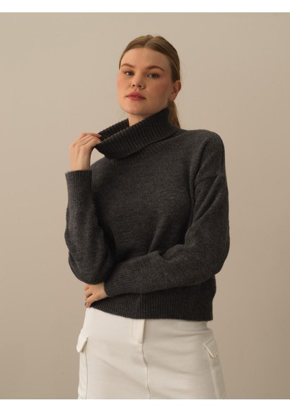 Kadın Koyu Gri Lüks Pamuk Dokulu Oversize Kazak fiyatları