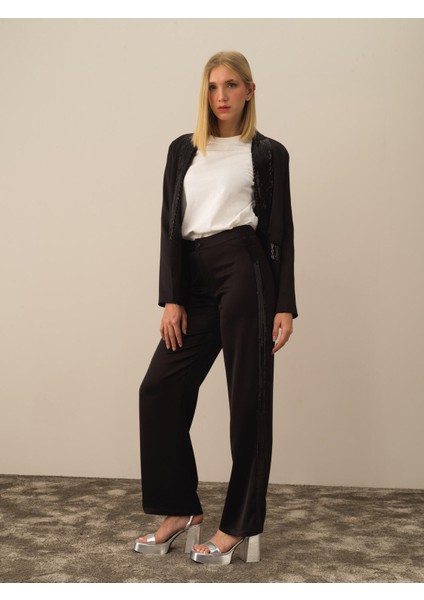 Kadın Siyah Formunu Koruyan Oversize Pantolon