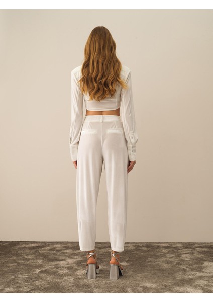 Kadın Kırık Beyaz Esnek Dokulu Oversize Pantolon indirimleri