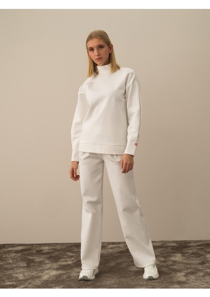 Kadın Kırık Beyaz Pamuk Dokulu Oversize Sweatshirt