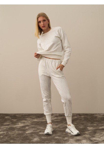 Kadın Kırık Beyaz Pamuk Dokulu Regular Fit Sweat Pantolon modelleri