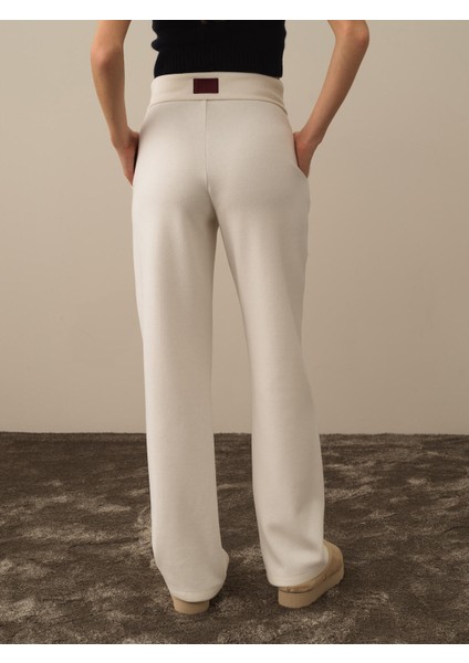 Kadın Ekru Pamuk Dokulu Oversize Sweat Pantolon indirimleri