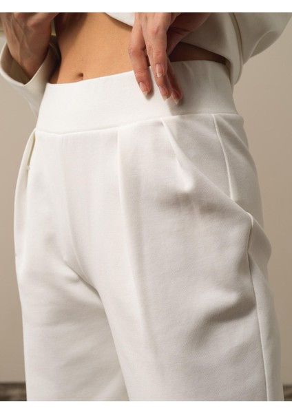 Kadın Kırık Beyaz Pamuk Dokulu Oversize Sweat Pantolon modelleri