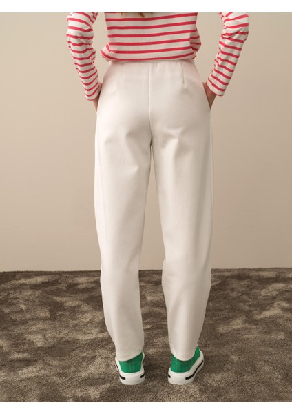 Kadın Kırık Beyaz Pamuk Dokulu Regular Fit Sweat Pantolon fırsatları
