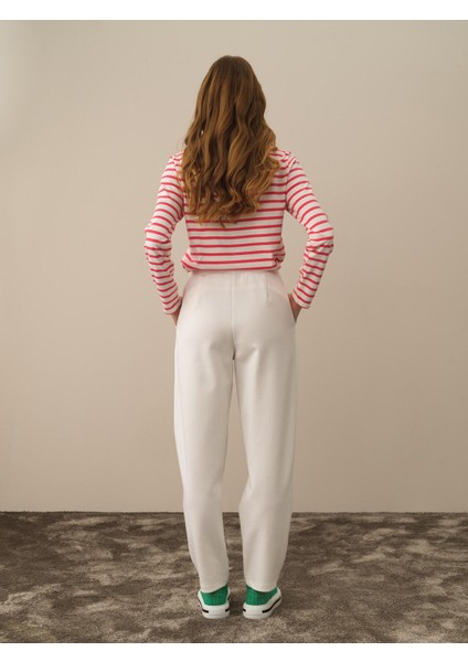Kadın Kırık Beyaz Pamuk Dokulu Regular Fit Sweat Pantolon indirimleri