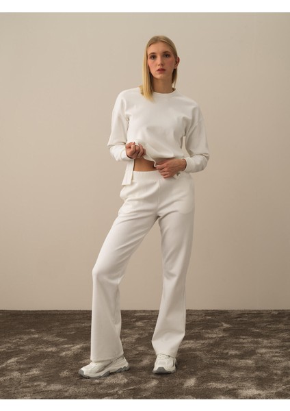 Kadın Kırık Beyaz Pamuk Dokulu Regular Fit Sweat Pantolon