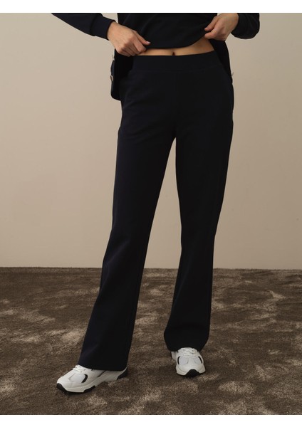 Kadın Lacivert Pamuk Dokulu Regular Fit Sweat Pantolon fiyatları