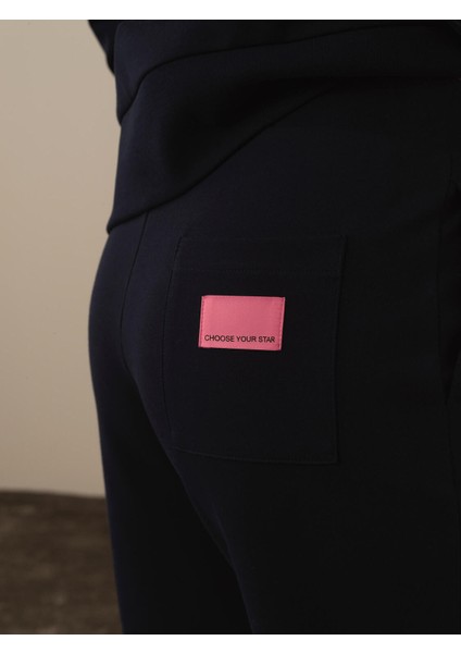 Kadın Lacivert Pamuk Dokulu Regular Fit Sweat Pantolon indirimleri