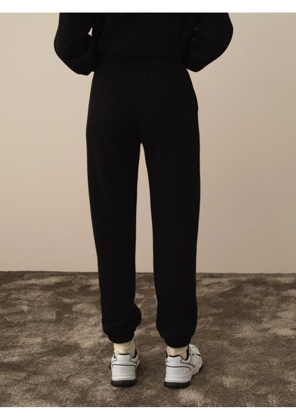 Kadın Siyah Pamuk Dokulu Oversize Sweat Pantolon fırsatları