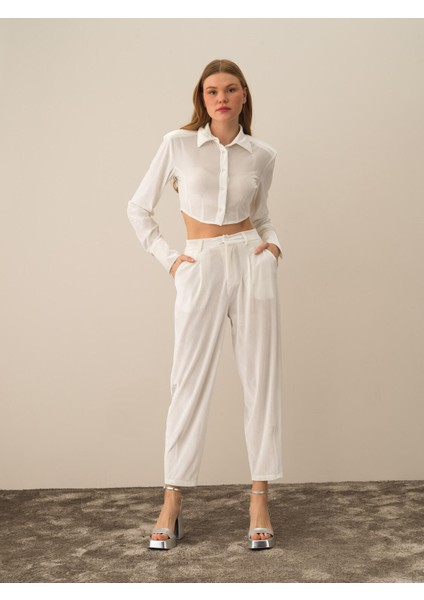 Kadın Kırık Beyaz Esnek Dokulu Regular Fit Gömlek