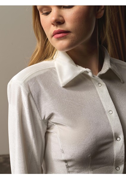 Kadın Kırık Beyaz Esnek Dokulu Regular Fit Gömlek modelleri