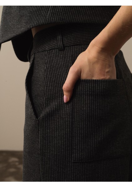 Kadın Siyah Pamuk Dokulu Regular Fit Kargo Pantolon fırsatları