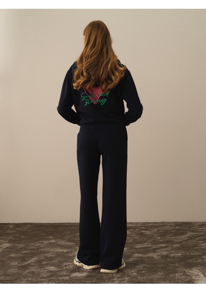 Kadın Lacivert Pamuk Dokulu Regular Fit Sweat Pantolon fırsatları