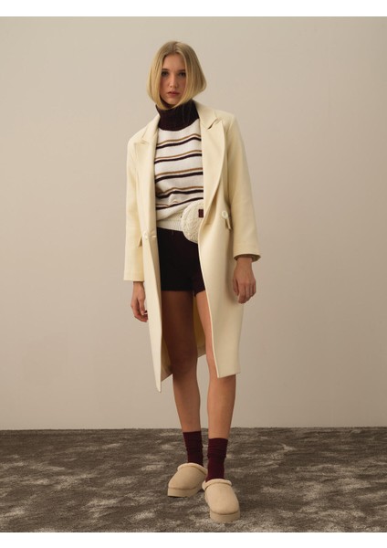 Kadın Ekru Esnek Dokulu Oversize Kaban modelleri