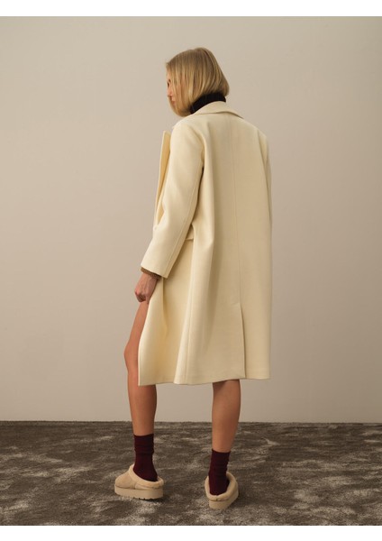 Kadın Ekru Esnek Dokulu Oversize Kaban fırsatları