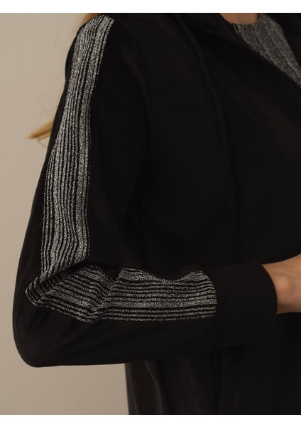 Kadın Siyah Esnek Dokulu Regular Fit Sweatmont modelleri